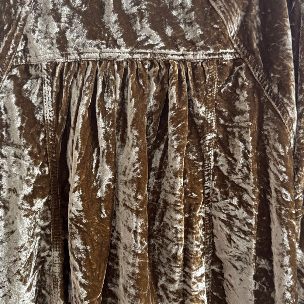 Super cute We The Free Velvet Shirt in Warm gold is X small oversized - Picture 9 of 9